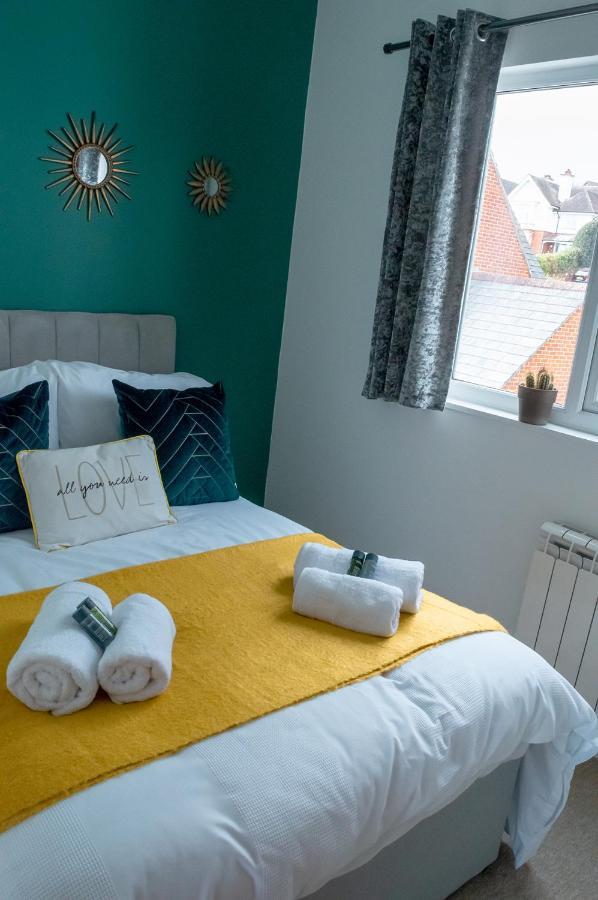Bed& Boujee With Sea Views Apartment Торки Екстериор снимка