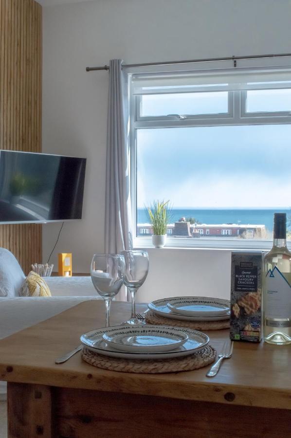 Bed& Boujee With Sea Views Apartment Торки Екстериор снимка